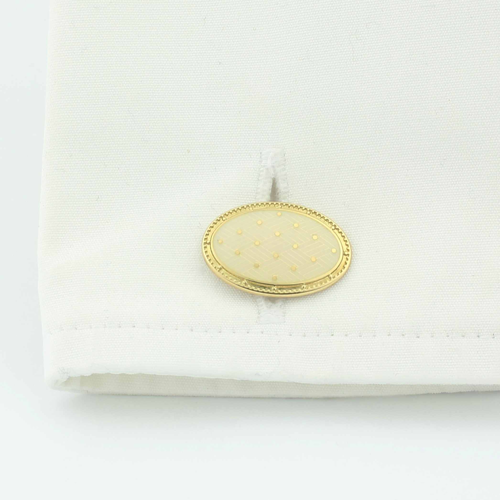 BASKET WEAVE CREAM ENAMEL 18ct YELLOW GOLD CUFFLINKS - cuff