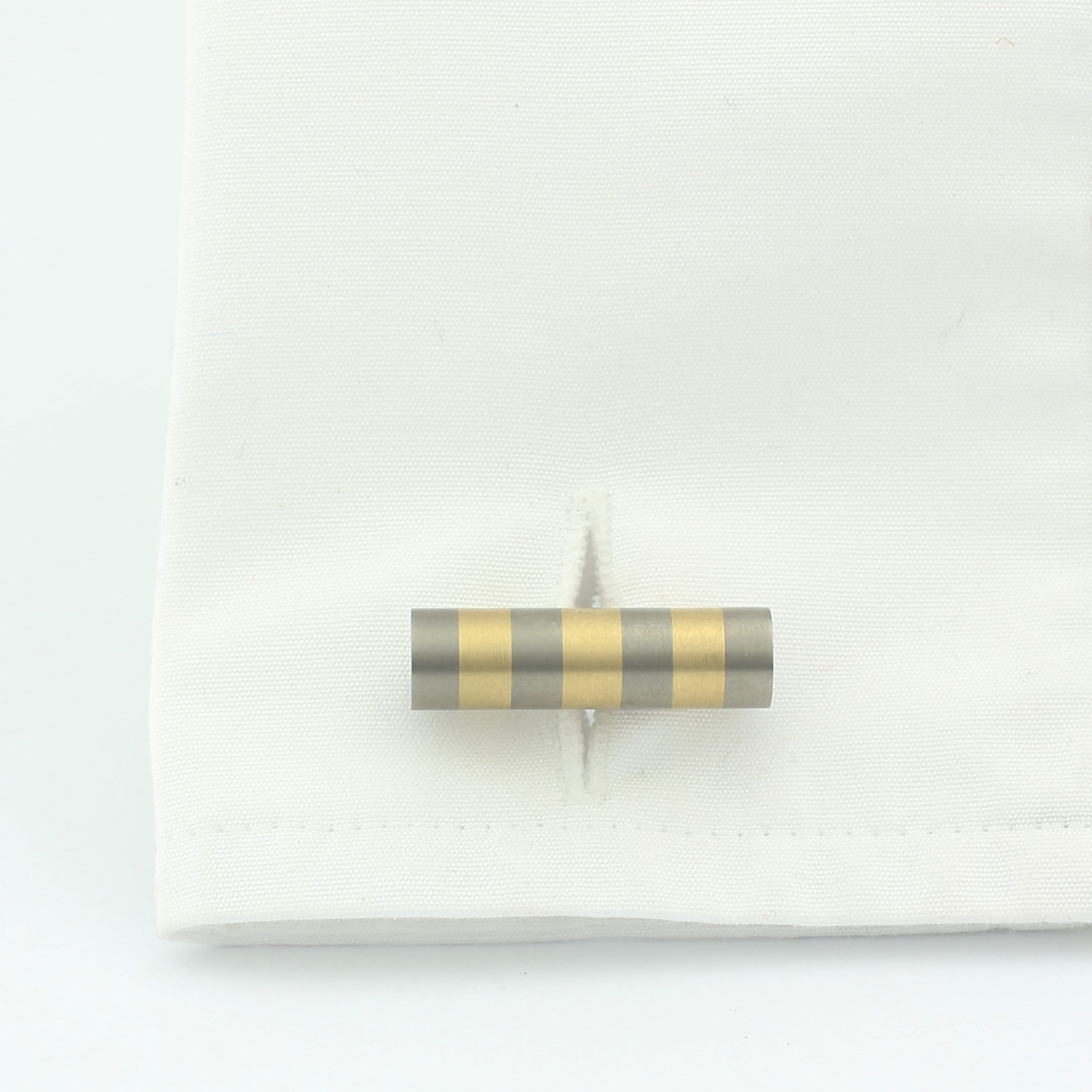 h-bar 18ct yellow gold/titanium cufflinks - cuff