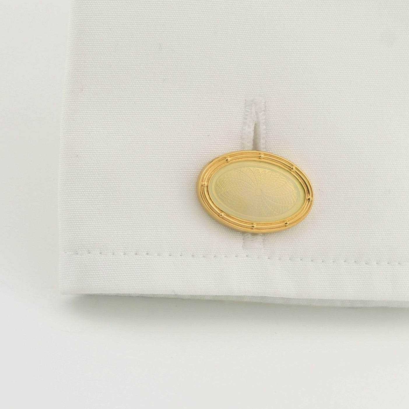 SPIRAL CREAM ENAMEL 18ct YELLOW GOLD CUFFLINKS - cuff