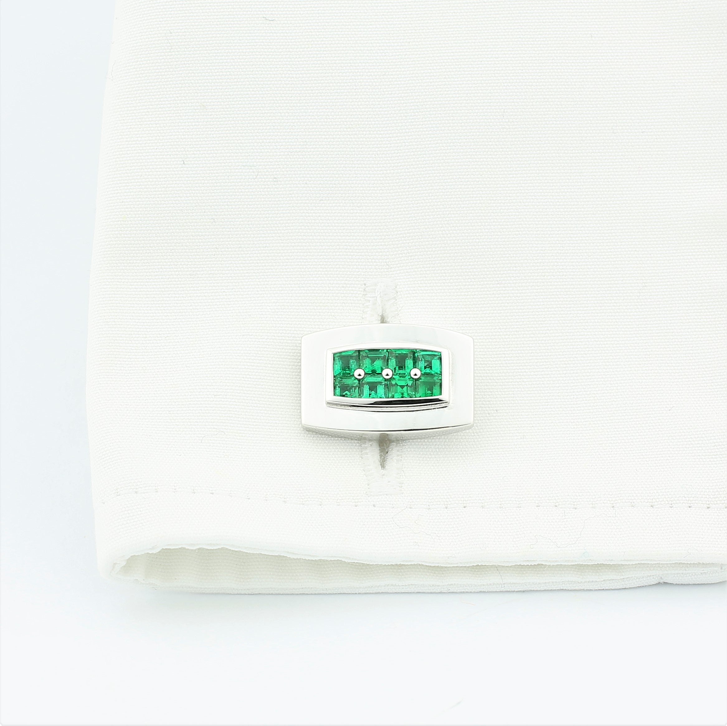 EMERALD SET CUFFLINKS IN 18ct WHITE GOLD - cuff