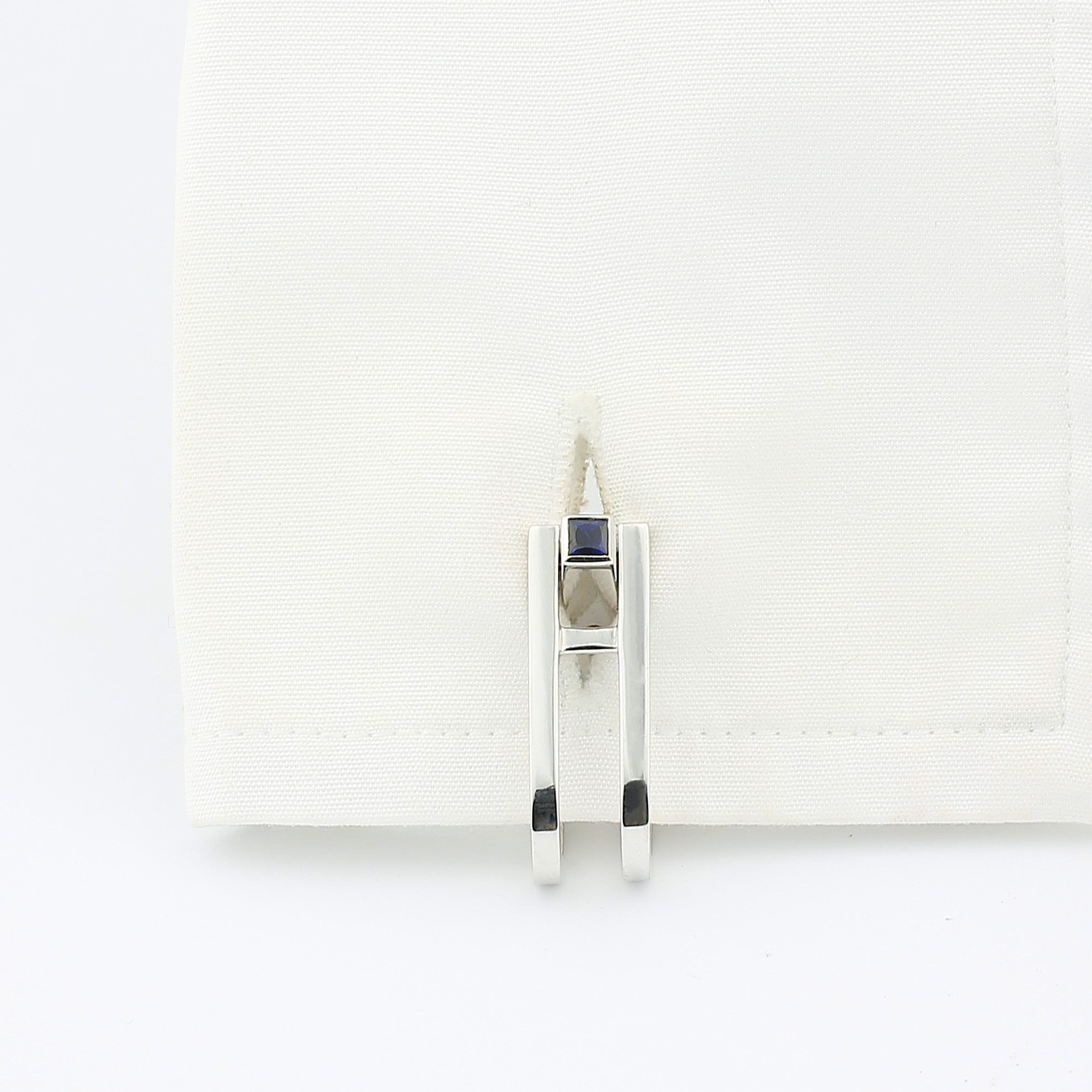 DOUBLE STIRRUP SAPPHIRE TERMINALS 18ct WHITE GOLD CUFFLINKS - cuff