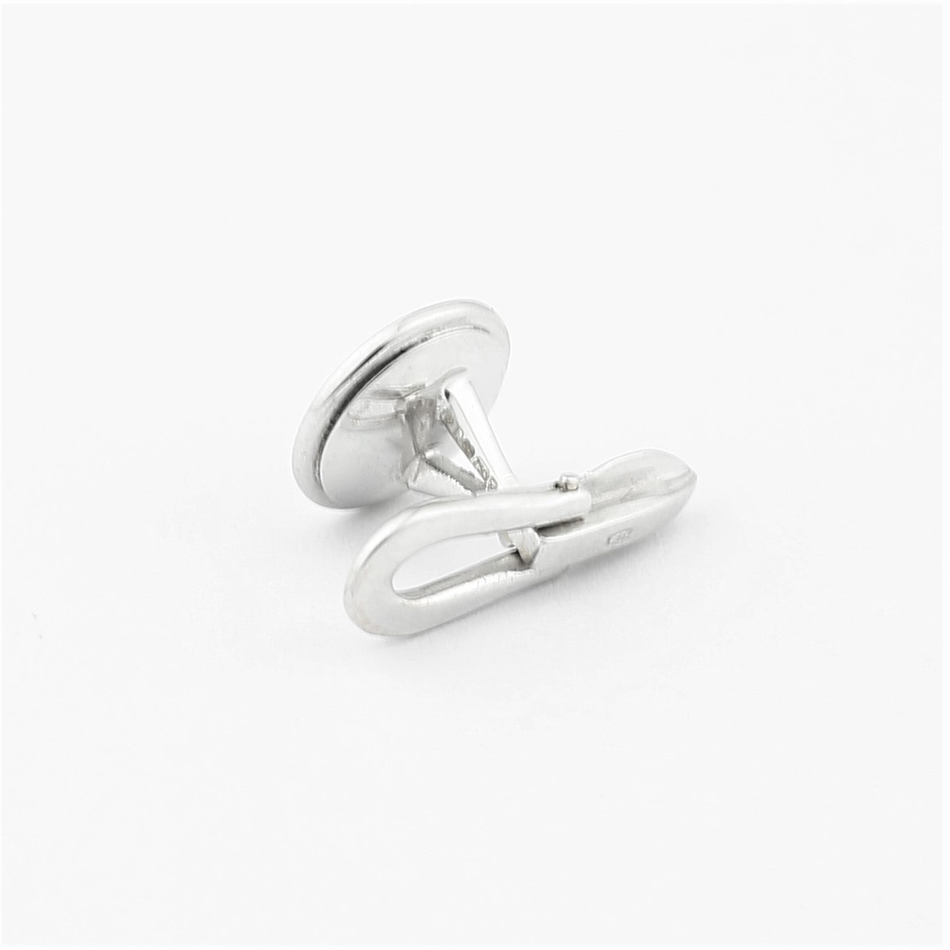 mother of pearl reeded edge stud  - circular - 18ct white gold - rear