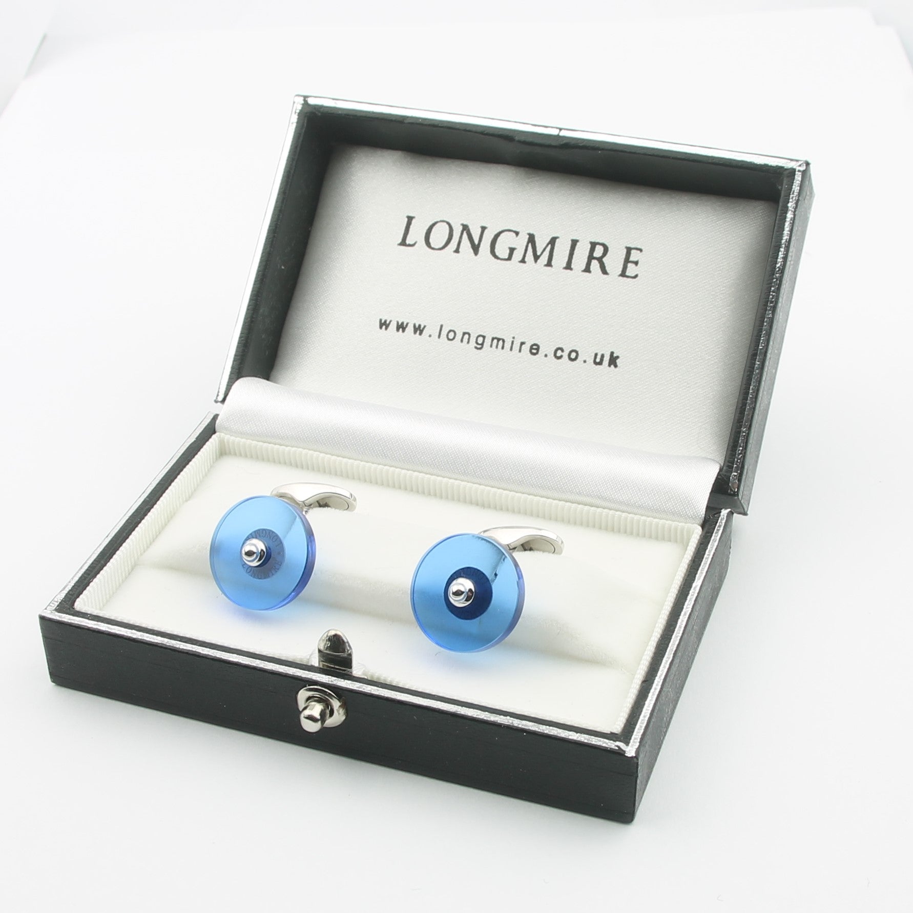 One pair of synthetic spinel disc cufflinks 18k white gold