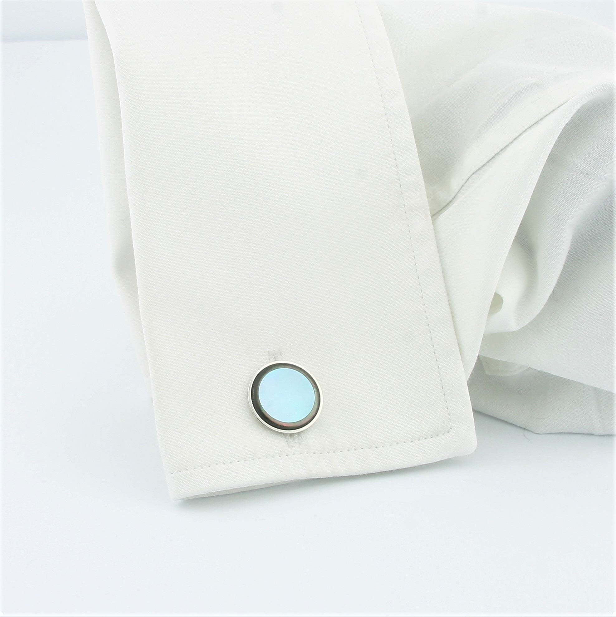 PALE BLUE TAHITI MOTHER OF PEARL 18ct WHITE GOLD CUFFLINKS - cuff