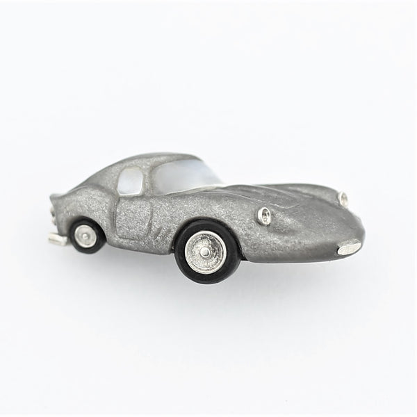 VINTAGE CAR IN SILVER OBSIDIAN AND ONYX